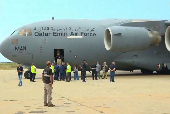 Arrivée d'un nouvel avion d'aide humanitaire à l'aéroport de Beyrouth en provenance du Qatar