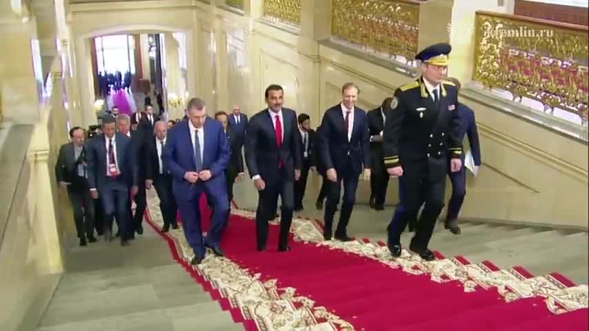 Coincidiendo con la visita del ministro de Asuntos Exteriores de Irán a Moscú, el emir de Qatar también viajó a Rusia. Putin y el emir de Qatar se reunieron hace unos momentos en el Kremlin.